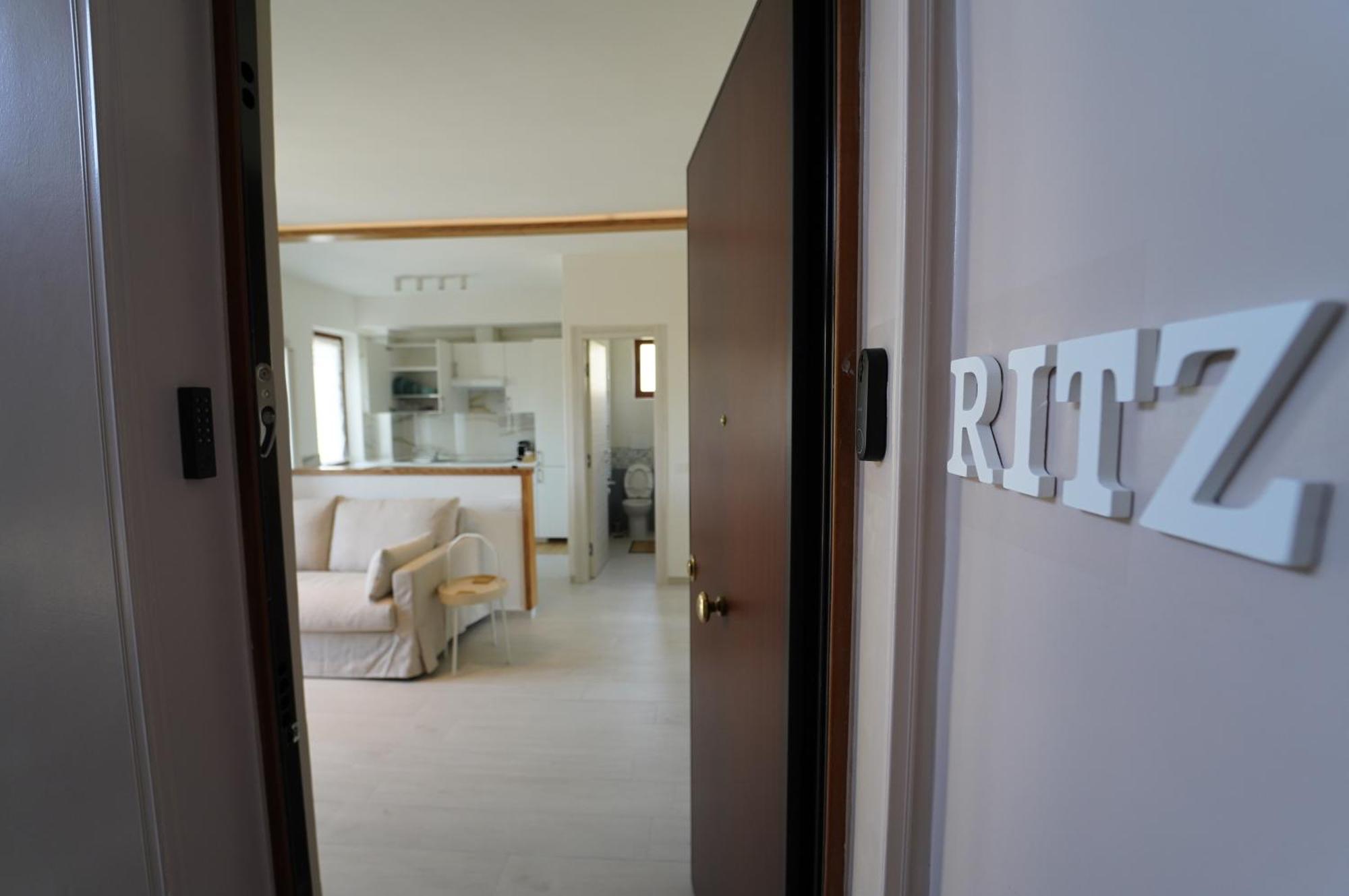 Ritz Salerno Apartman Kültér fotó