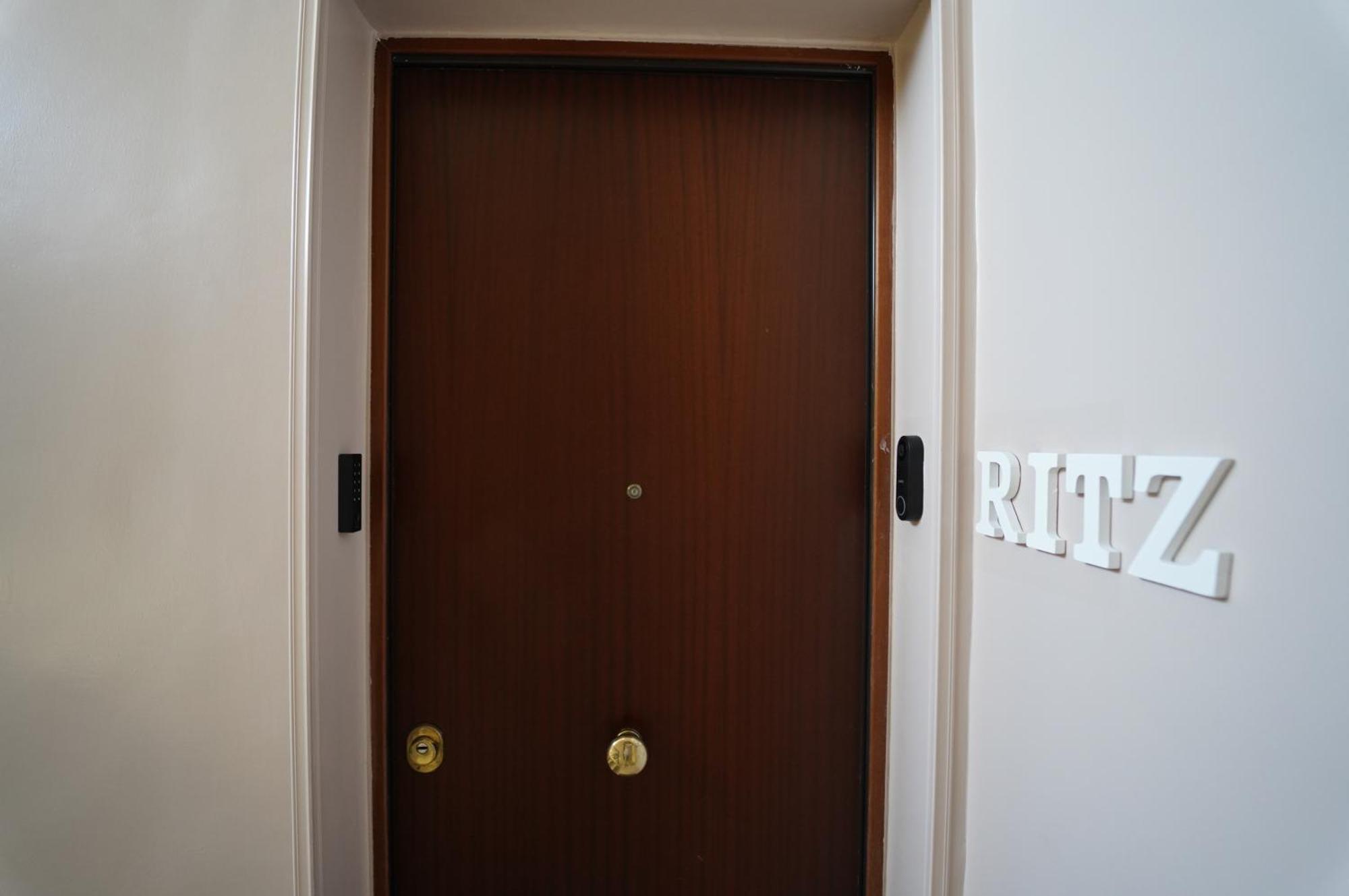 Ritz Salerno Apartman Kültér fotó